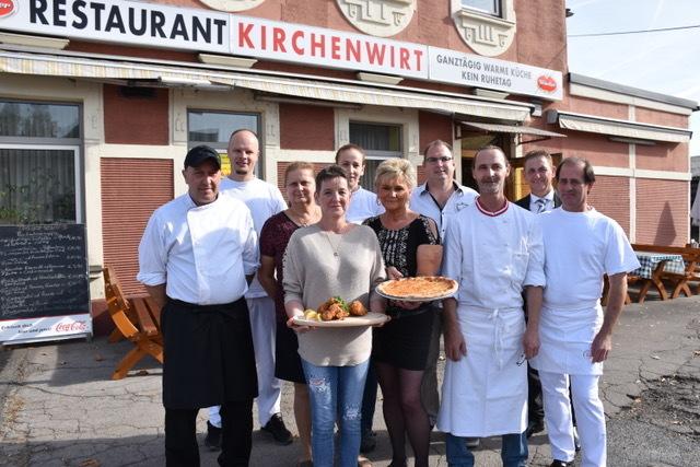 Das Kirchenwirt-Team verwöhnt die Gäste das ganze Jahr über täglich mit regionaler, frischer und traditioneller Gasthausküche