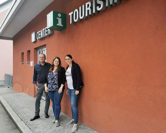 Obmann Franz Rathwallner, Nachfolge Büroleitung Sara Schneider, Büroleitung Sandra Kobleder (v. l.). | Foto: Schärding Tourismus