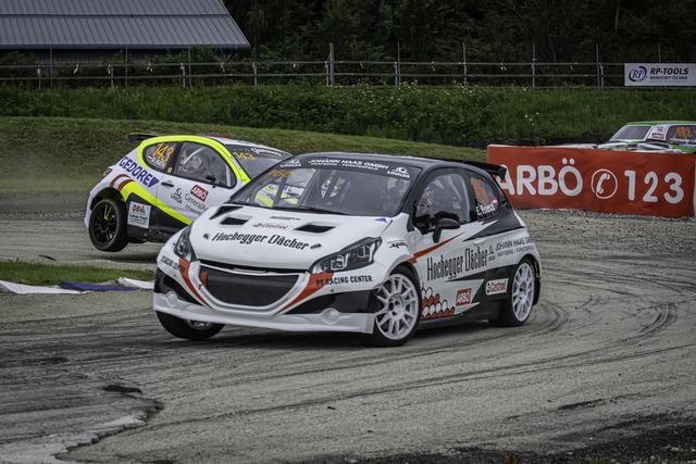 Die beiden Peugeot-Piloten Erwin Frieszl (Nr. 166) und Dominik Rath (Nr. 143) vom RCC-Süd Großpetersdorf holten die Plätze 1 und 3 bei den Super 1600. | Foto: Harald Lindtner/werace.TV