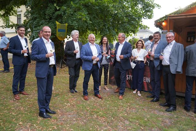 Bürgermeister Hannes Hornek u.a. mit Franz Steindl und Gerald Handig. | Foto: Andrea Glatzer