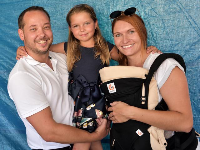 Grätzelfest-Gewinnerin Barbara Fink (re.) mit ihrer Familie.