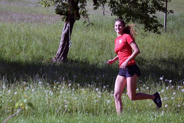 Therese Feuersinger beim Lauftraining in der Heimat Tirol. Die Triathleting ging TOP vorbereitet in den Wettkampf - musste aber an ihr Limit gehen um zu siegen. | Foto: Schwaighofer