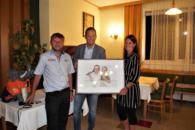 Obmann Manfred Nössler mit Christian und Petra Koinig (von links)