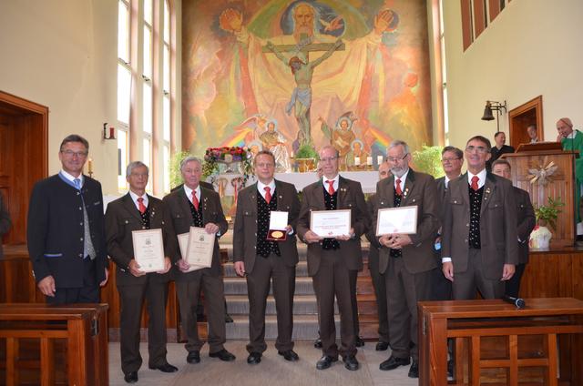 Ehrungen mit Wolfgang Klinar, Heinz Egger, Hans Winkler, Andreas Gruntnig, Robert Lücking, Hans Wilhelm und Hermann Laikauf