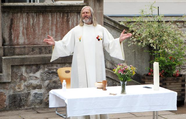 Abschussgottesdienst vor dem Schloss