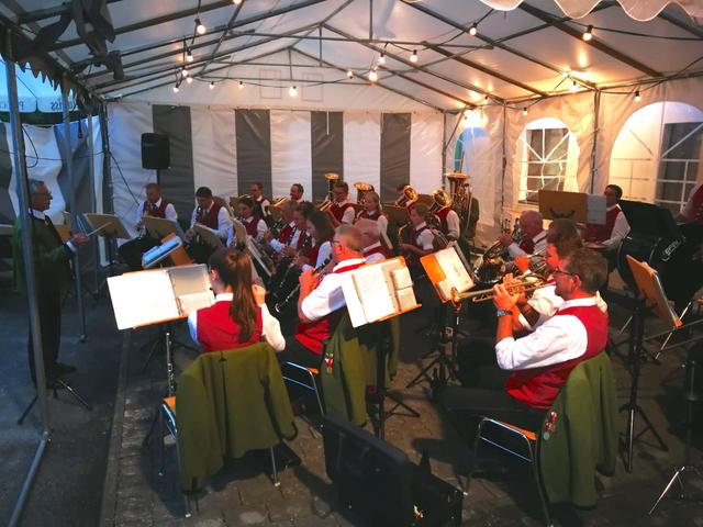 Die Musikkapelle Kelchsau beim Dorfabend. | Foto: Haas