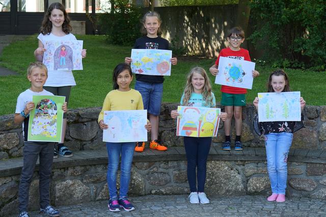 Die Sieger mit ihren Kunstwerken. | Foto: PVS Zwettl