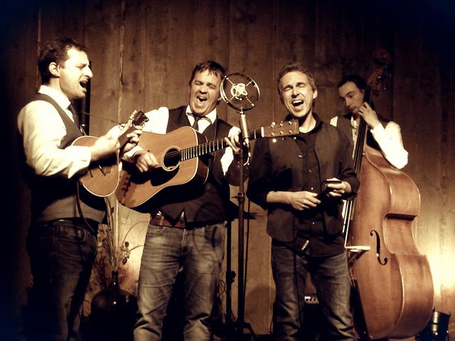 Die heimische Formation „Nice Corner Backbones" spielen im Stromboli Hall in Tirol. | Foto: Nice Corner Backbones