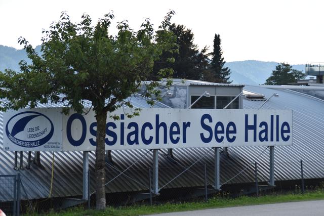Die Ossiacher See Halle wurde in den letzten Monaten für kulturelle Veranstaltungen genutzt. Ab 15. September gibt es wieder Eis. | Foto: Friessnegg