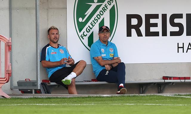 Gemeinsam auf der Bank: David Sencar und Vlado Petrovic.