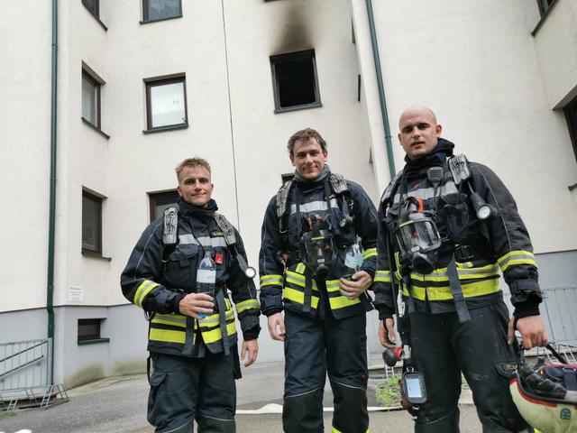 Andreas Kloibhofer, Christoph Kickinger und Johann Furtlehner – Atemschutztrupp der FF Ulmerfeld-Hausmening nach dem Brandeinsatz