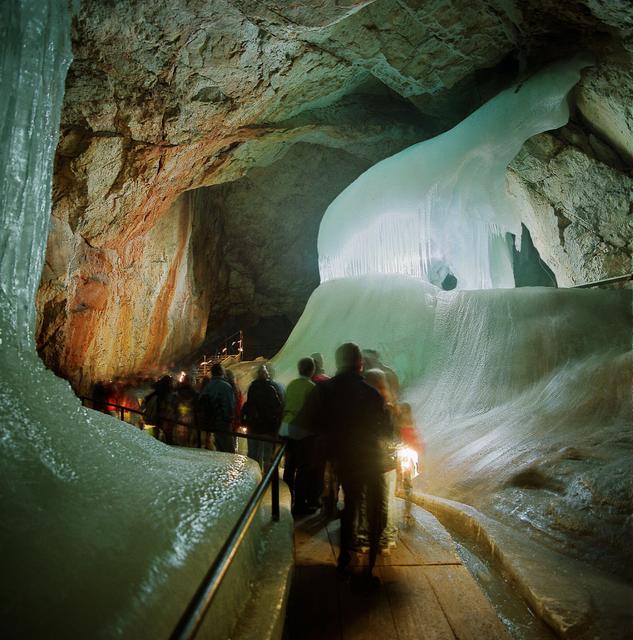 Die Eisriesenwelt in Werfen wird am 1. August 2020 wieder für Besucher geöffnet. | Foto: Eisriesenwelt