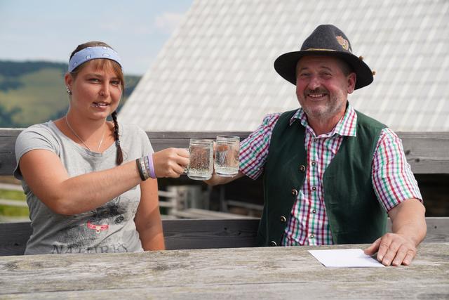 Sennerin Ines Holzer und Almobmann Karl Schabauer