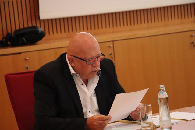 GR Peter Tabor leitete die konstituierende Gemeinderatssitzung Kalsdorf | Foto: Edith Ertl