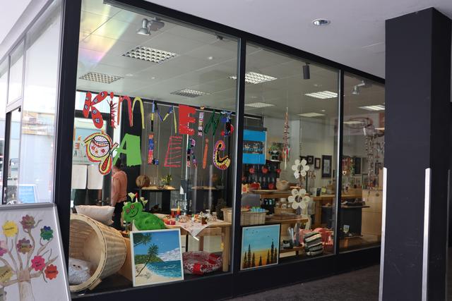 Marthas Werke sind bis 30. September in der Kimm Eini Galerie zu sehen.