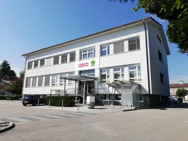 Das Gebäude der Wirtschaftskammer in Ried.