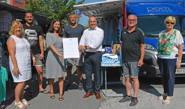 Dankesurkunde überreicht: Bgm. Georg Rosner, Obmann Ing. Walter Rathmanner, Obmann-Stv. LAbg. Melanie Eckhardt, MSc, Obmann-Stv. Kurt Putz, Bernd Pöltl, Vizebürgermeisterin Dr. Ilse Frühwirth, Gemeindrätin Elfriede Pomper