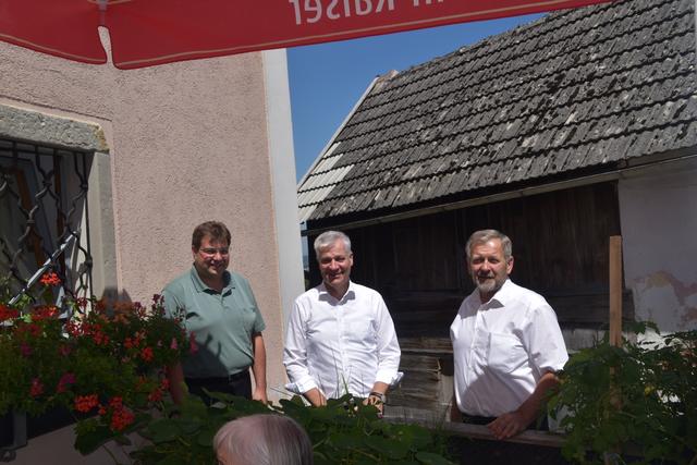 Mario Wührer, Obmann der Bezirksbauernkammer Waidhofen, Anton Kasser, Landtagsabgeordneter NÖ, Josef Aigner, Obmann der Bezirksbauernkammer Amstetten | Foto: Sara Handl