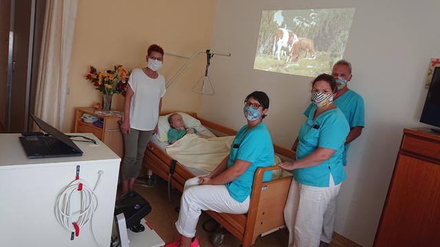 Pflege- und Betreuungsleitung Claudia Selberherr, MSc, Bewohnerin Frau Herta, Pflege- und Betreuungsmanagement Denise Schuster und Katrin Hubmayer, Seniorenbetreuung Johannes Grafeneder-Pitlik.