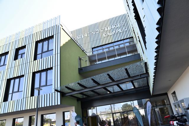 Der "Campus plus" wurde auf einem 2,3 Hektar großen Areal in der Taborstraße 120 errichtet.  | Foto: Markus Spitzauer