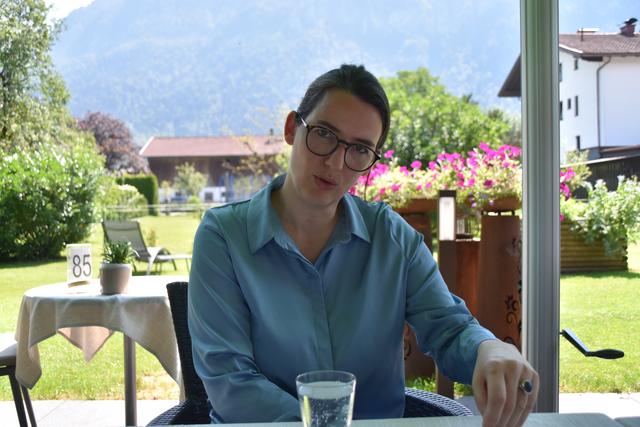 Die Tiroler EU-Abgeordnete Barbara Thaler legte bei einem Tourstopp in Ebbs dar, wie sie sich auf EU-Ebene für eine Lösung des Transitproblems im Bezirk Kufstein einsetzen will.