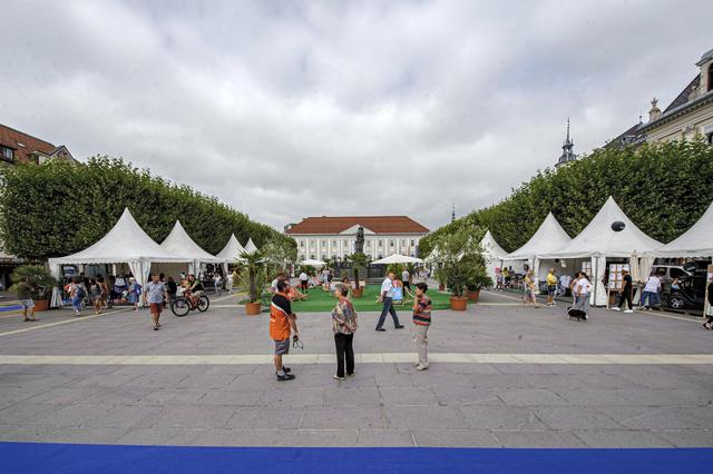 Sommermarkt am Neuen Platz,, 30. und 31. Juli, 8 bis 21 Uhr
