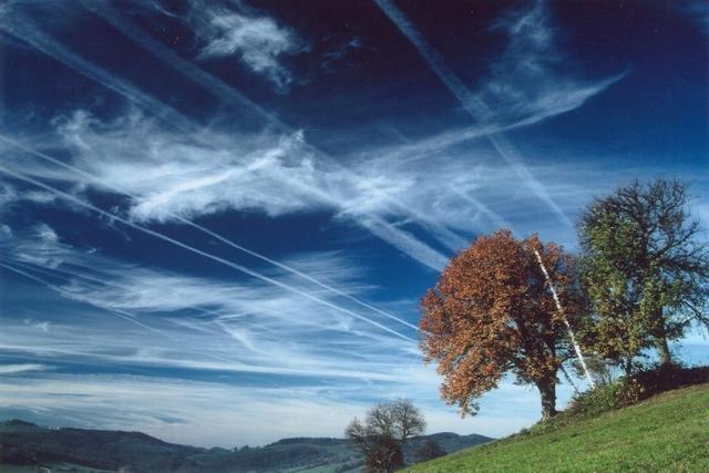 Der Himmel über der Region erstrahlt in einem herrlichen Blau.