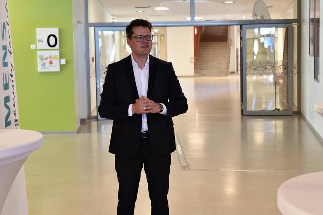 „Wir schaffen hier das beste Umfeld für Schüler, damit Lernen mit Begeisterung möglich wird“, sagt Bildungsstadtrat Jürgen Czernohorszky (SPÖ).  | Foto: Markus Spitzauer