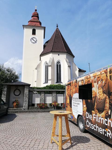 Der Filmchronisten-Studiobus machte Station am Pfarrer-Stangel-Platz in Frankenfels.
