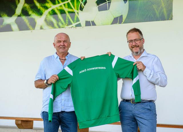 Der neue und der scheidende Obmann, Harry Resch (links) und Christoph Gaßner.