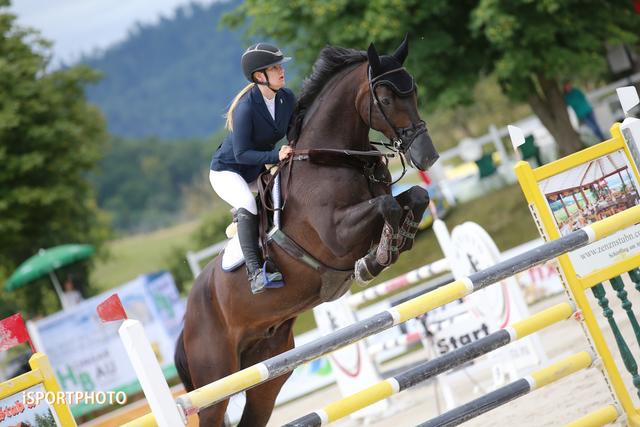 Sigrid Forstinger mit Quantus 12 | Foto: iSportPhoto