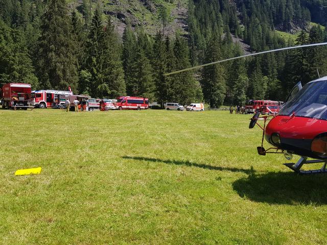 Zahlreiche Einsatzkräfte sind vor Ort
