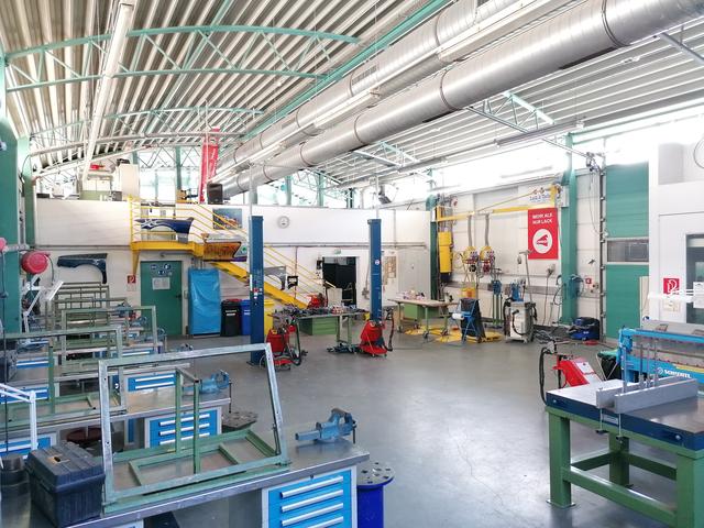 Karosseriebautechnik-Zentrum im Wifi Perg.