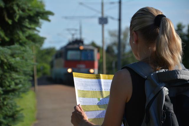 Zusätzlich zu B3-Sperre besteht auf der Summerauerbahn Schienenersatzverkehr vom 10.-30.8. Die Bahnhaltestelle St. Georgen ist vom 31.8 - 13.9. gesperrt, Zustieg am Bahnhof. | Foto: Eckhart Herbe
