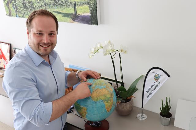 1.738 Kilometer entfernt: Bezirkschef Daniel Resch (ÖVP) will mit der Stadt Sheffield näher zusammenarbeiten. | Foto: BV 19/Martinuzzi