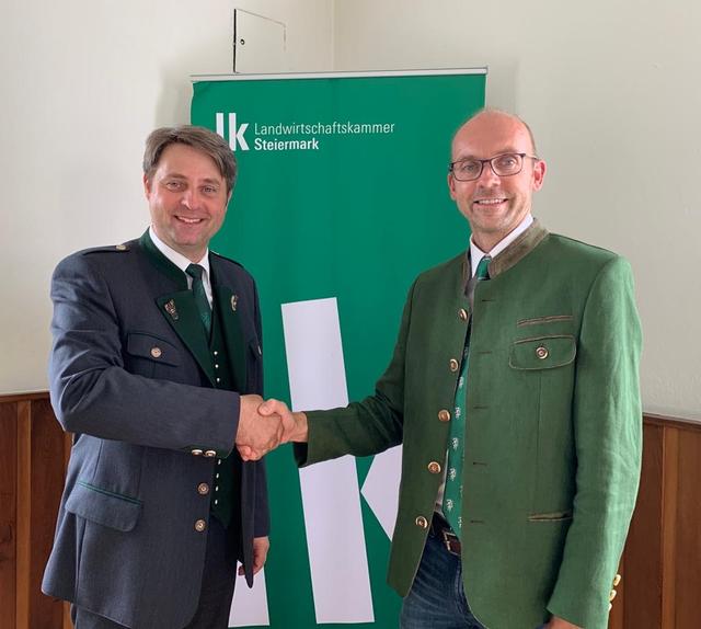 Christoph Zirngast (r.) übernimmt die Funktion als Bezirkskammerobmann von Gerald Holler, der jetzt im Landtag sitzt.