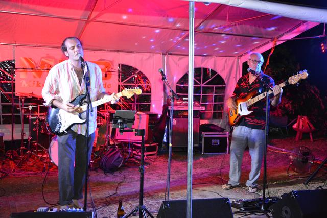 Die Mike Hofer Bande unterhielt mit Rock und Blues vom Feinsten.
