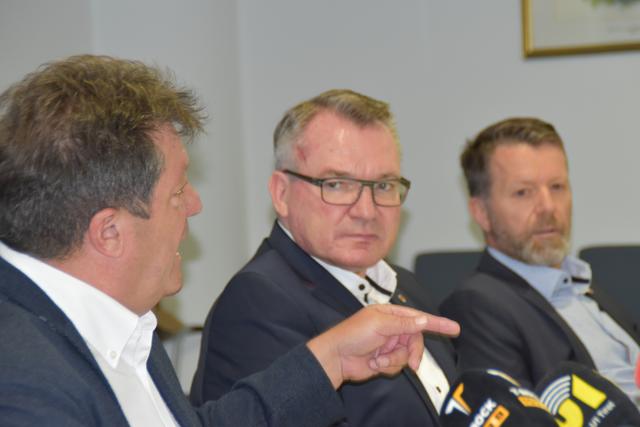 Blickrichtung Zukunft: GV-Präs. Ernst Schöpf, LR Johannes Tratter, GemNova-GF Alois Rathgeb