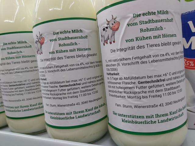 Die frische Milch vom "Stadtbauer Sturm" in der Wienerstraße 43.