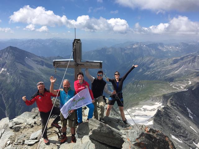 Gipfelsieg am Ankogel: Günther Novak, Andreas Schieder, Sonja Wehsely, Jürgen und Eva Czernohorsky | Foto: Kofler