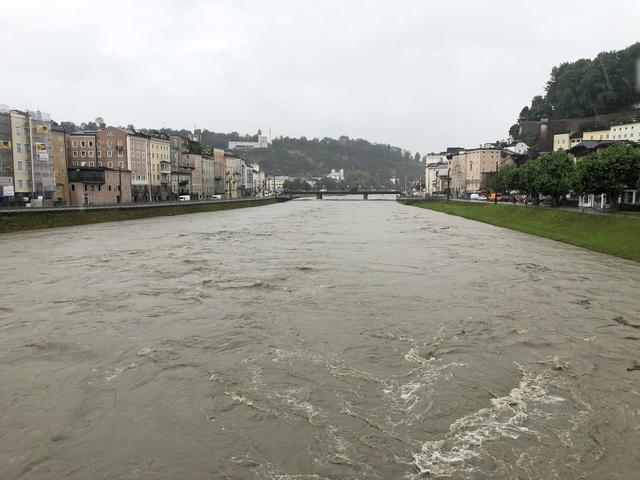 Die Salzach in der Stadt Salzburg