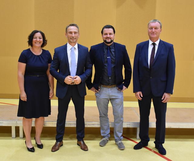 Bürgermeister Ewald Deimel mit Vizebürgermeisterin Silvia Schröck und Gemeindekassier Karl Wendler.