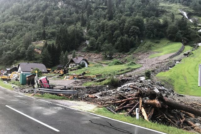 Im Lungau verlegten zwei Muren die Muhrer Landesstraße.