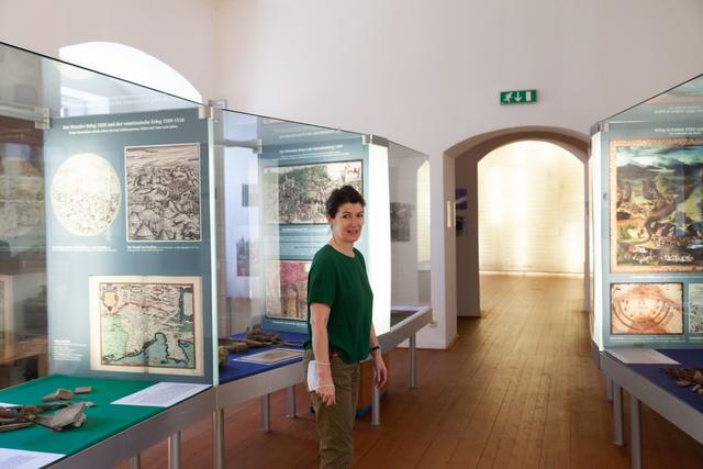 Kuratorin Mag. Hilde Fuchs plante 2005 das "museumORTH", installierte es 2006 neu und führt seit 2007 als Kuratorin durch das Programm.