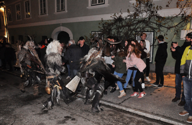 Der Perchtenlauf am Hauptplatz in Bleiburg wird heuer nicht stattfinden.