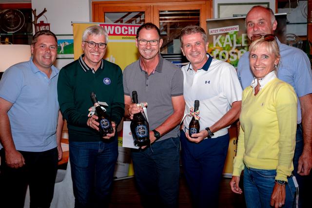 Brutto-Sieger: Wolfgang Tammegger (Mitte), Gerhard Brüggler (links daneben) und Markus Galli (rechts daneben)