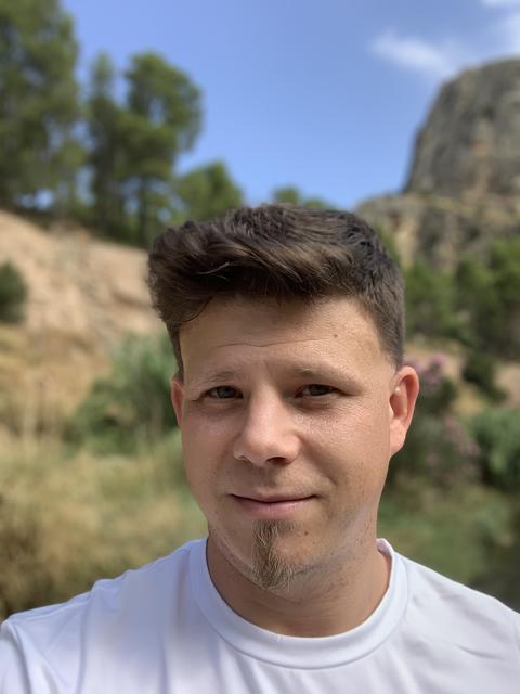 Andreas Bichler aus Ternberg ist Geschäftsführer von schoolsensations.com und lebt mit seiner Frau und zwei Kindern in Spanien.