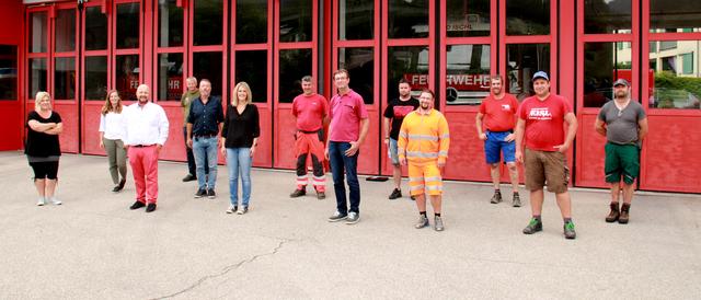 Der neue Vorstand der Ortsgruppe mit Landeskassier Gregor Kratochwill-Pichler (3. v. l.) und younion-Gmunden-Vorsitzender Jürgen Dopf (5. v. l.).
