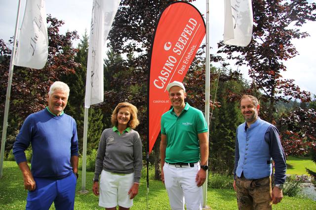 V.l.: Kurt Jara (Fußball-Legende und Golfer), Andrea Hoch-Sarnthein (Präsidentin GC Seefeld-Wildmoos), Martin König (Direktor Casino Seefeld), Michael Jank (Plangger Delikatessen Seefeld)