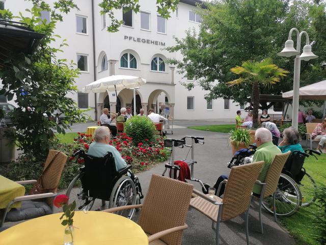 Die Senioren genossen die musikalische Unetrhaltung.